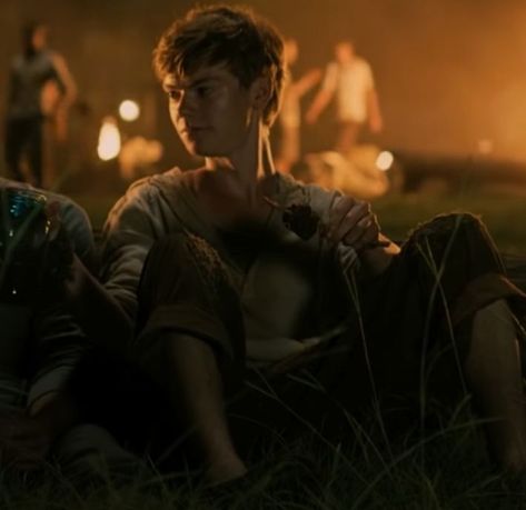 Maze Runner Pictures, Newt Aesthetic, Runner Pictures, Dystopian Aesthetic, Maze Runner Cast, Maze Runner Movie, Newt Maze Runner, Thomas Sangster, Brodie Sangster