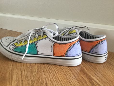 Easy Shoe Painting Ideas, Sharpie Canvas, Boty Converse, Custom Tennis Shoes, Canvas Shoes Diy, Sharpie Shoes, Shoe Painting, Painted Sneakers, Cd Art