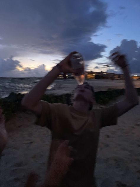 Beach Party Astethic, Beach Party At Night Aesthetic, Beach Bar Aesthetic Night Party, Drinking On Beach Aesthetic, Vacation Party Aesthetic, Party On Beach Night, Beach Parties Aesthetic, Party On The Beach Aesthetic, Beach Bbq Aesthetic