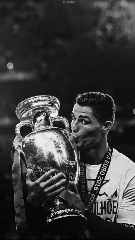 Cristiano R, Cristiano Ronaldo Hd Wallpapers, Ronaldo Photos, Cristiano Ronaldo Portugal, Black And White Football, Cristiano Ronaldo Juventus, Cr7 Wallpapers, Ronaldo Juventus, Ronaldo Real Madrid