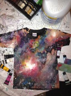 D.I.Y. Galaxy Shirt! :D Ty Dye, Galaxy Shirt, Diy Galaxy, Tie Dye Crafts, Galaxy T Shirt, How To Tie Dye, Diy Vetement, Tie Dye Diy, Tie Dye Shirts