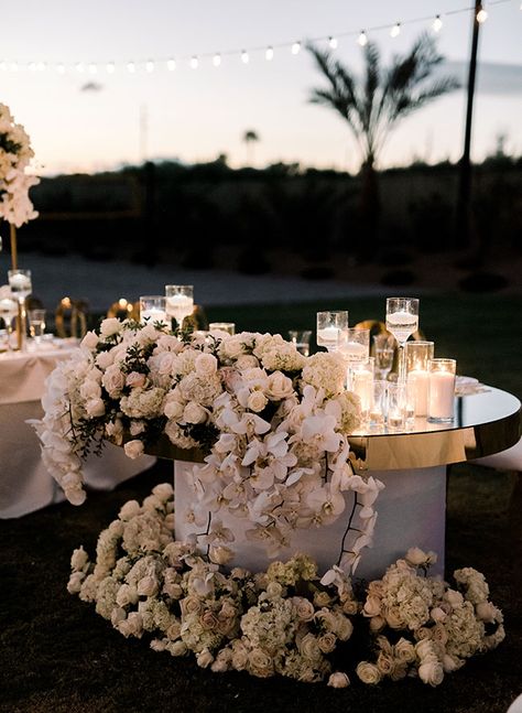 Modern Destination Wedding in Palm Springs - Inspired By This Modern Destination Wedding, Modern Chic Wedding, Wedding Invitations With Pictures, Glam Wedding, Wedding Mood, Wedding Dreams, Wedding Reception Decorations, Reception Decorations, Chic Wedding