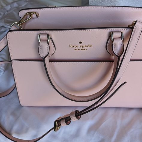 Beautiful Light Pink Kate Spade Purse Medium Satchel. New With Tags Attached And Has Long Strap To Carry Off Shoulder! Late Spade Purse, Kate Spade Aesthetic, Kate Spade Pink Purse, Light Pink Bag, Pink Kate Spade Purse, Pink Purses, Kate Spade Purse Pink, Pink Kate Spade, Dream Bags