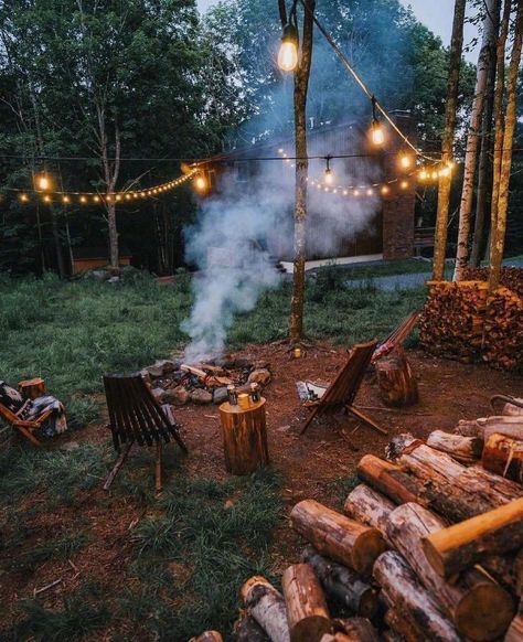 Have you ever tried barbecuing outdoors? Thinking about getting one at home Fall Bonfire, Cabin Trip, Cabin Aesthetic, Bonfire Party, Forest Cabin, Bonfire Night, Camping Party, Camping Spots, Cabin In The Woods