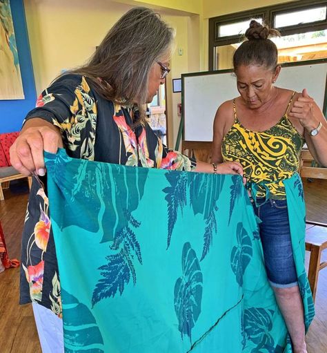 Wrapping a Paʻu Skirt - Paniolo Preservation Society Lei Ideas, Hawaiian Skirt, Hawaiian History, Old Hawaii, Hawaiian Culture, How To Wrap, On Horseback, Late Summer, Summer Day