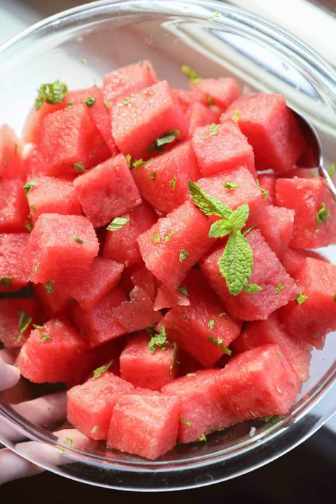 *AMAZING* Watermelon Mint Salad - Lauren's Latest Watermelon Caprese Salad, Easy Grilled Pizza, Watermelon Mint Salad, Side Dishes For Fish, Melon Salad, Easy Salsa Recipe, Summertime Salads, Greek Cheese, Mint Salad