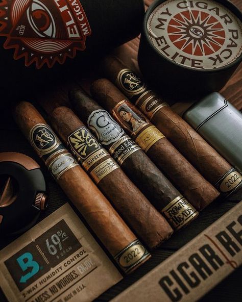 Captain Black Cigars Aesthetic, Cigars Aesthetic, Best Cigars, Gentleman Aesthetic, Premium Cigars, Cuban Cigars, Pipes And Cigars, Good Cigars, Cigars And Whiskey