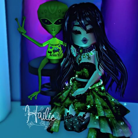 Alien Royale High Outfit, Alien Royale High, Royale High Outfit Ideas, Sunset Island, Rh Outfits, Space Outfit, Island Theme, Royal Clothing, Pretty Princess