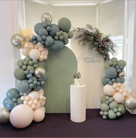 Sage Green And Blue Baby Shower Ideas, Baptismal Decorations Boy Backdrops, Arch Backdrop With Balloons, Baby Boy Shower Backdrop, Baby Boy Christening Decorations, Oh Boy Baby Shower Ideas, Sage Green Backdrop, Baby Shower Verde, Idee Babyshower