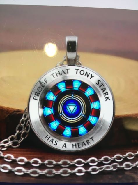 Marvel Merchandise Clothing, Cool Marvel Things To Buy, Iron Man Necklace, Marvel Gift Ideas, Marvel Necklace, Marvel Merch, Marvel Accessories, Marvel Jewelry, Marvel Room