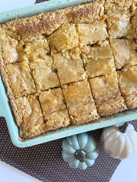 Ooey Gooey Pumpkin Butter Bars Pumpkin Butter Bars, Gooey Cake, Rich Pins, Gooey Butter Cake, Butter Bar, Butter Bars, Cheese Pumpkin, Pumpkin Bars, Pumpkin Recipes Dessert