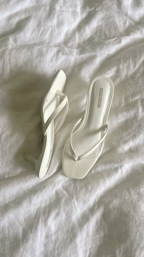 Sandal Kitten Heels, Summer Kitten Heels, Sandals Aesthetic Outfit, White Heels Casual, White Sandal Heel, Nature Heels, Kitten Heels Aesthetic, Amazon Heels, Kitten Sandals