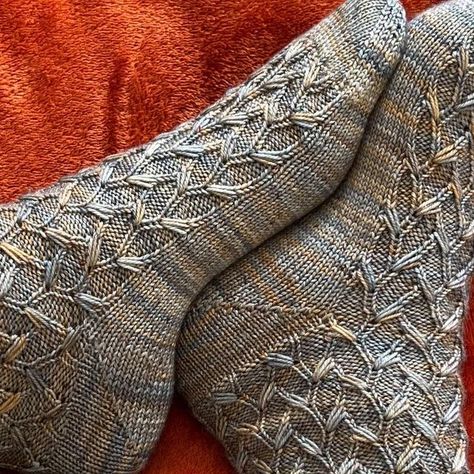 ZwitchZ on Instagram: "Crackedland Socks knitting pattern in Malabrigo Sock yarn 100% wool in colour Gobber, just love love these socks and the beautiful yarn as well 🤗🌿 . And if you like Folklore Tales I highly recommend this book 💚 called Treasury of Folklore Woodlands & Forests. . Sock knitting pattern: #crackedlandsocks Yarn: Malabrigo Sock in colour Gobber @malabrigoyarn . . . . . . #knittingreels #knittingreel #instareels #instareel #sockknitting #sockknittersofinstagram #sockknitter #s Sock Knitting Pattern, Socks Knitting Pattern, Malabrigo Sock, Knitted Accessories, Socks Knitting, Sock Knitting, Sock Knitting Patterns, Sock Yarn, Knitting Accessories