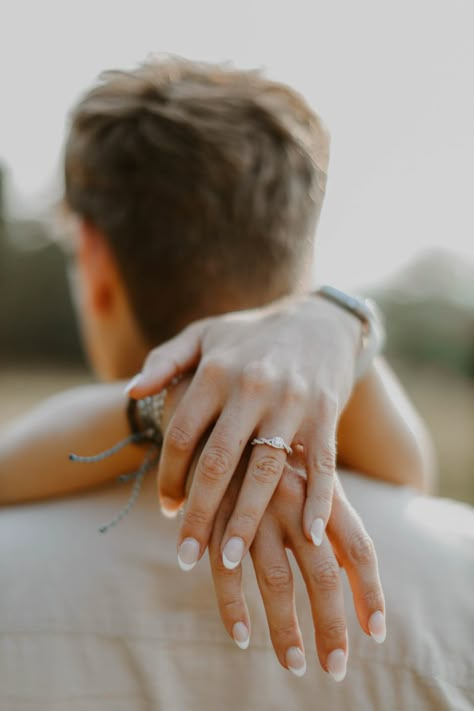 Engagement photo Engagement Picture Nails Fall, Showing Off Ring Pictures, Engagement Photos Ring Hands, Pinky Promise Engagement Picture, Engagement Ring Hand Pictures, Engagement Photos Showing Off Ring, Ring Shots Photography, Engagement Photos Nails, Engagement Photo Nails Ideas