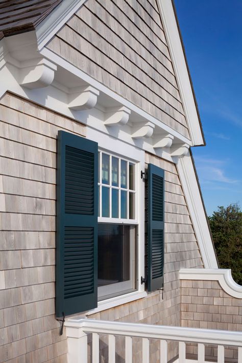 Nantucket Exterior, Hamptons Home Exterior, Shingle Style Architecture, Patrick Ahearn Architect, Gable Window, Patrick Ahearn, Upside Down House, Shingle House, Garage Guest House