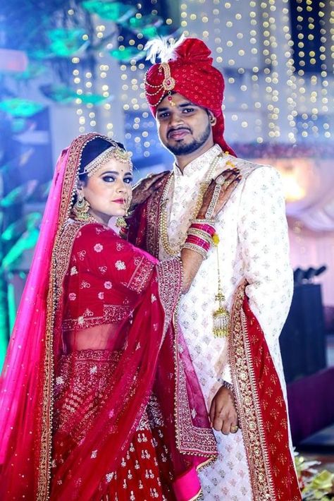 Couple Dulha Dulhan, Colojap Photo New, Jaimala Couple Poses, Coupal Pose Indian Wedding, Copul Poses Sadi, Cupal Pose Wedding, Indian Wedding Couple Pose, Couple Pose For Wedding, Sadi Pic Couple