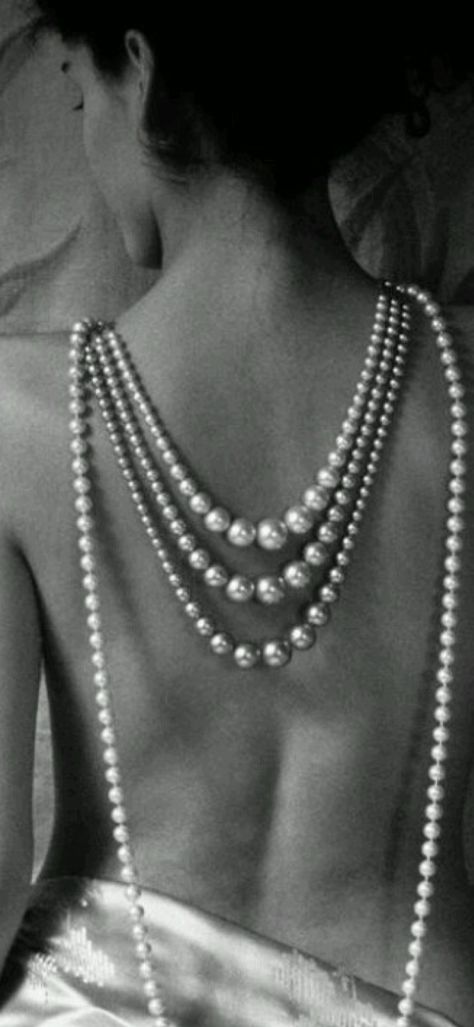 Diamonds And Pearls Aesthetic, Black Pearls Aesthetic, Pearl Asethic, Black Silk Aesthetic, Body Jewelry Photoshoot, Pearl Aesthetic Fashion, Pearl Necklace Photoshoot, Pearl Princess Aesthetic, Diamonds And Pearls Photoshoot