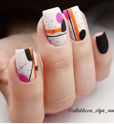 Negative Space Nail Art, Geometric Nail Art, Abstract Nail Art, Geometric Nail, White Nail, Spring Nail Art, Funky Nails, Nail Art Inspiration, Chic Nails