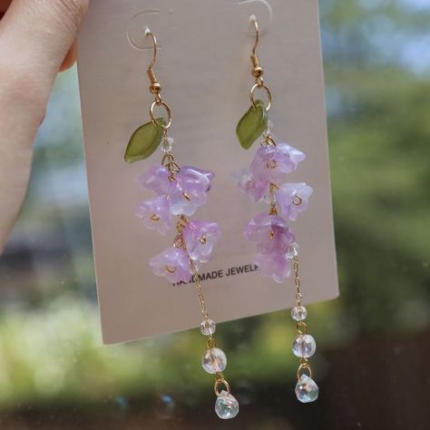 Earrings Fairycore, Flower Earrings Dangle, Wisteria Flower, Anting Manik, Lucite Flower Earrings, Plant Jewelry, Jewelry Purple, Leaf Flower, Summer Earrings