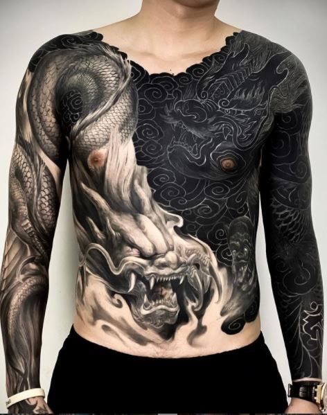 Chest Tattoo Cover Up, Japan Tattoos, Chinese Tattoos, Tattoo Espalda, 42 Tattoo, Backpiece Tattoo, Solid Black Tattoo, Black White Tattoos, Blackout Tattoo