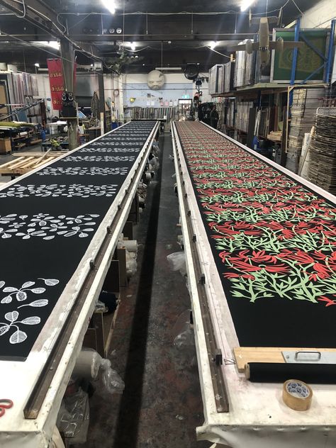 Screen Printing Textiles, Traditional Printed Saree Digital Prints, Screen Printing Materials, Tshirt Press Machine Screen Printing, Screen Printed Textiles, Screen Printing Equipment, Semi-stitched Silk Floral Print Digital Prints, Screen Printing Studio, Hand Printed Wallpaper