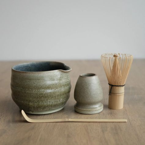 Japanese Matcha Tea Set, Ceremony Starter Kit, Chawan Bowl - Etsy Matcha Mixing Bowl, Matcha Bowl Aesthetic, Matcha Whisk Set, Matcha Set Ceramics, Matcha Ceramic Set, Matcha Whisk Holder, Matcha Set Aesthetic, Ceramic Matcha Set, Chawan Tea Bowl