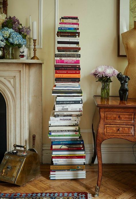 Katie Rodgers, Upper East Side Nyc, Apartment Needs, Cozy Life, West Home, Life Book, Book Stack, Wallpaper Patterns, Contemporary Wallpaper