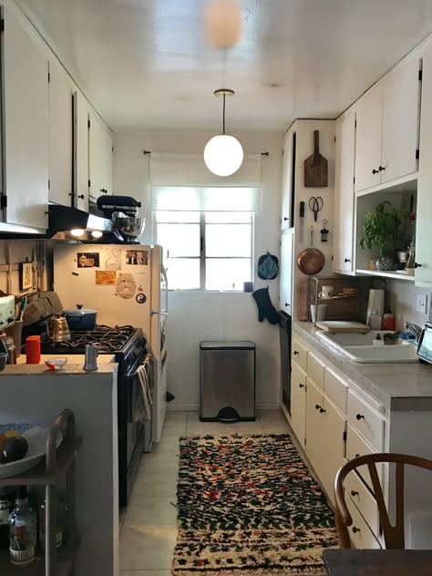 Dorm Apartment Kitchen, How To Make Apartment Carpet Look Better, Room Inspiration Bedroom Vintage, Trailer Home Interior, 1930s Apartment, Home Renovation On A Budget, Apartment Decoration, Apartment Aesthetic, Future Apartment