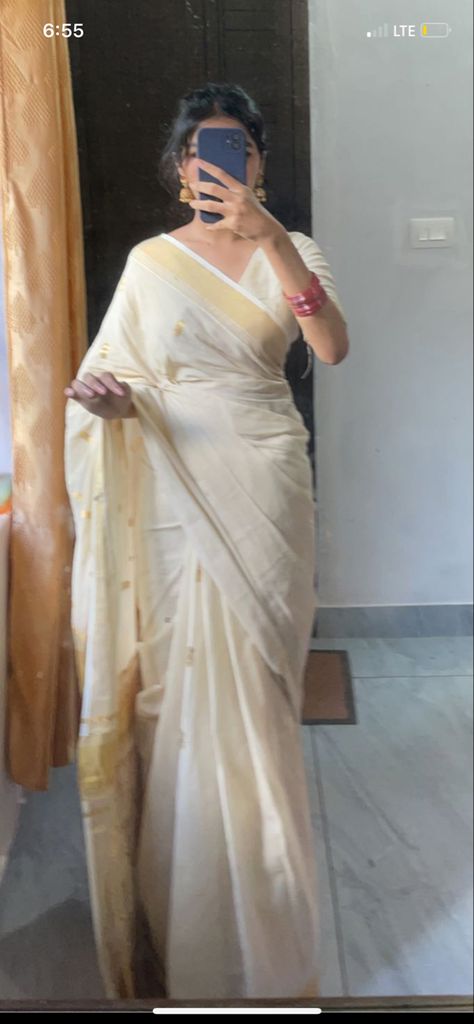 Simple Indian Saree Look, Saree For Onam Celebration, Onam Saree Aesthetic, Onam Outfits, Onam Saree, Onam Celebration, Desi Look, Saree Looks, Kerala Saree