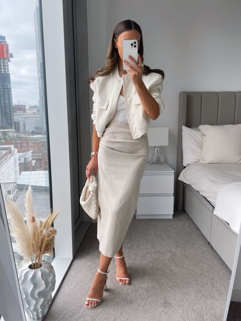 Linen Skirt Outfit, Wrap Skirt Outfit, Friday Outfit For Work, Linen Skirts, Long Linen Skirt, Spring Skirt Outfits, Summer Business Casual Outfits, Womens Skirt Outfits, Business Dress Women