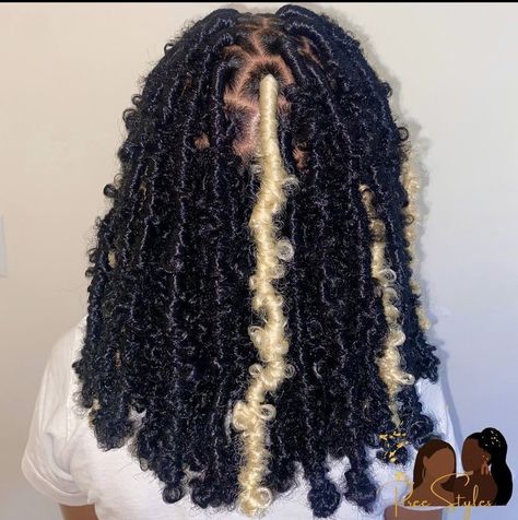 Butterfly Locs With Blonde Highlights, Butterfly Locs Bob With Color, Black And White Butterfly Locs, Butterfly Locs With Highlights, Shy Hairstyles, March Hairstyles, Clean Hairstyles, December Hairstyles, Locs Ideas