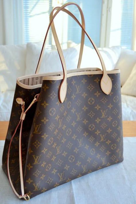 LV Neverfull PM, WHOLESALE replica designer handbags from China, #CheapGucciHub, #Cheap, #Discount Mochila Louis Vuitton, Sac Louis Vuitton, Louie Vuitton, Rich Clothes, Lv Neverfull, Louis Vuitton Handbag, Cheap Michael Kors, Michael Kors Outlet, Lv Bags