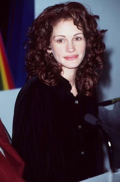 90s Curly Hair, Julia Roberts Style, Beautiful Curly Hair, The 1990s, Julia Roberts, Strawberry Blonde, Different Hairstyles, Laura Lee, Natural Hair Color