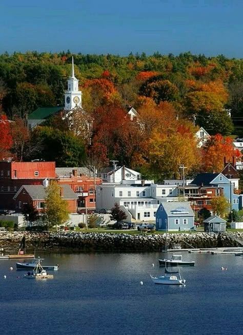 Bucksport Maine, Fall In Maine, Studera Motivation, Autumn Pictures, Classic Lifestyle, Autumn Photos, Maine New England, Scenic Places, New England States