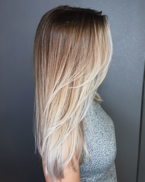 Blonde Balayage  IG:savannahpluim Balayage Hair Blonde Straight, Brown To Blonde Ombre Hair, Hair Curtain, Balayage Straight, Balayage Straight Hair, Framing Layers, Hair Blond, Ombre Hair Blonde, Straight Blonde Hair