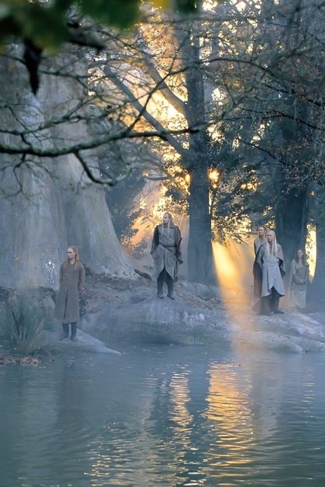 Lotr Elves Aesthetic, Lothlorien Aesthetic, Lothlorien Elves, Elvish Clothes, Elves Aesthetic, Craig Parker, Elven Forest, Lotr Elves, Tolkien Elves