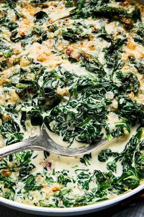 Drop the cream cheese! Hold back on the heavy cream! Garlicky, herbaceous Boursin cheese is the secret ingredient for Absolutely Unreal Creamed Spinach. Plus, I make this quick & easy creamed spinach recipe with fresh spinach (not frozen!), so no need to thaw anything. A 20-minute homemade side dish for everything from pan-seared chicken to cast iron steak. #creamedspinach #creamedspinachwithfreshspinach #spinachrecipes #sidedishrecipes #sidedishesforsteak #boursincheeserecipes #steakhousesides Recipe With Fresh Spinach, Creamed Spinach Recipe Healthy, Frozen Spinach Recipes, Healthy Creamed Spinach, Easy Creamed Spinach, Creamed Spinach Casserole, Best Creamed Spinach Recipe, Creamed Spinach Recipe Easy, Easy Spinach Recipes