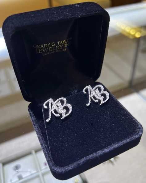 Some custom diamond cufflinks and shirt studs getting sent off to their new home. #diamond #jewelry #gold #whitegold #cufflinks Diamond Cufflinks, Diamond Cufflink, Couple Necklace, Couple Necklaces, Jewelry Gold, Diamond Studs, Diamond Jewelry, New Home, Cufflinks