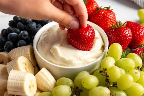 Enjoying a yummy dip with fresh fruits makes gatherings happier. Jason's Deli Fruit Dip Recipe is a popular choice. Jasons Deli Fruit Dip, Marshmallow Fluff Fruit Dip, Dip Sauces, Jasons Deli, Fruit Dip Recipe, Easy Fruit Dip, Peanut Brittle Recipe, Fruit Dips Recipes, Brittle Recipes