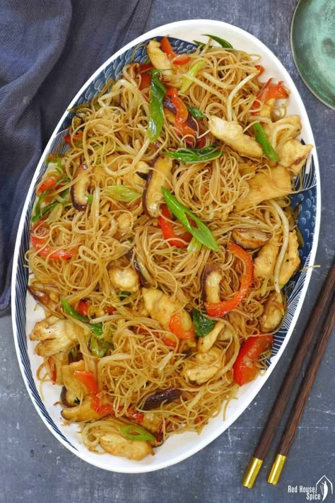 A quick stir-fry featuring springy noodles, tender chicken, and crunchy vegetables, this chow mei fun recipe takes little effort to cook but is so satisfying to eat. Cantonese Egg Noodle Recipes, Mei Fun Noodles, Mei Fun Recipe, Chow Mei Fun, Mei Fun, Crunchy Vegetables, Asian Noodle Dishes, Chow Mein Recipe, Chicken Chow Mein