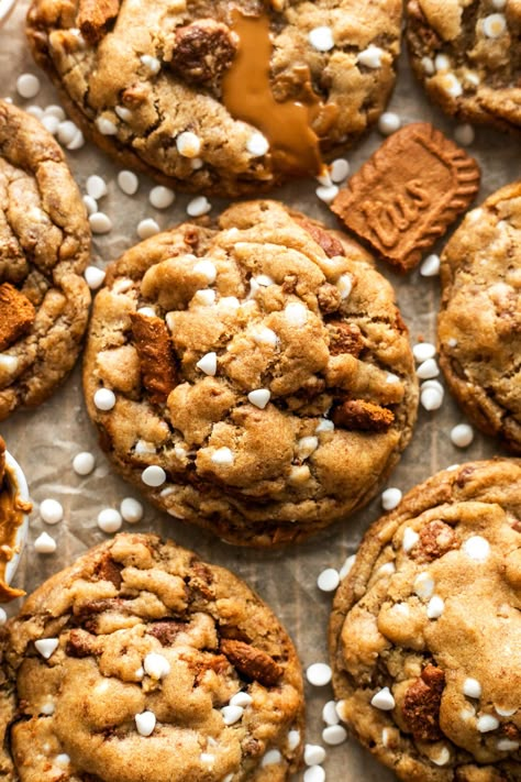 These soft cookie butter cookies are stuffed with crushed Biscoff cookies and gooey white chocolate chips with molten cookie butter centers and crisp chewy edges. They're unbelievably vegan and dairy free too! White Chocolate Cookie Butter Cookies, Vegan Cookie Butter, Sugar Free Vegan Desserts, Biscoff Cookie Recipe, Cookie Butter Cookies, Gluten Free Vegan Recipes Desserts, Vegan Dessert Bars, Large Cookies, Vegan Gluten Free Desserts