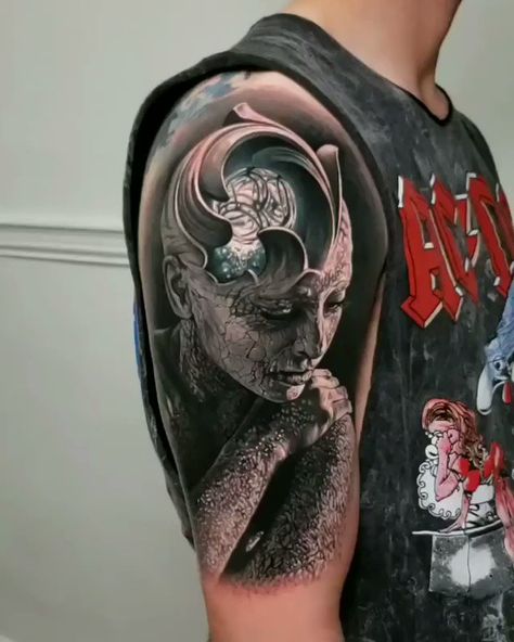 The Tattoo Shop on Twitter: "Good lord 😮😮😮 @arlotattoos . #tattooshop #thetattooshop #tattooshopsupplies #thetattooshopsupplies #besttattoos #tattoo #tattoos #bodyart #ink #tattooartist #tattooart #inked #tattooed #blackandgrey #blackandgreytattoo #tattoorealism #realistictattoos #portraittattoos… https://t.co/U3720zGQeM" Traditional Mom Tattoo, Arlo Tattoo, Arlo Dicristina, Comedy And Tragedy Masks, Snake Coiled, Photo Realism Tattoo, Good Tattoo, Surreal Tattoo, Usa Tattoo