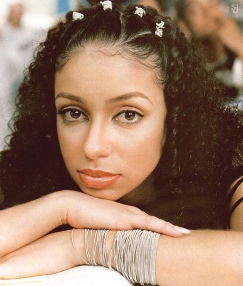 Mya Harrison, Hairstyles Halloween, 2000s Hair, 2000s Hairstyles, 1990 Style, Men Prom, Hair Clips 90s, Halloween Hairstyles, High Ponytail Hairstyles