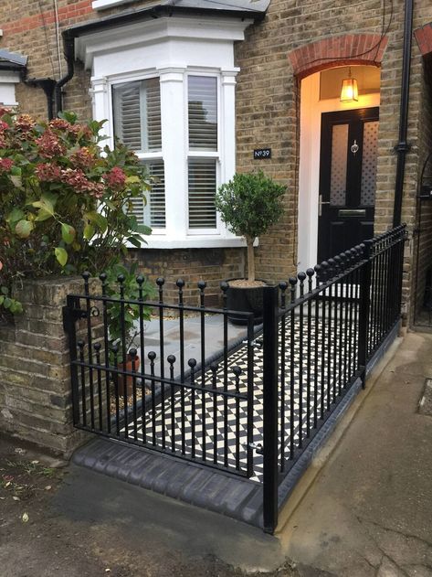 Victorian Gates - The Great Gate Company Victorian Terrace Pathway, Victorian Fence, Terraced House Front Garden, Front Door Fence, Front Pathway, Victorian House London, Victorian Terrace Garden, Victorian Gate, Victorian Front Garden