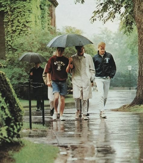 Take Ivy, Ivy League Aesthetic, Animal Graffiti, Boys School Uniform Shorts, Ivy Fashion, College Inspiration, Vintage Outfits Men, Ivy League Style, Ivy Style