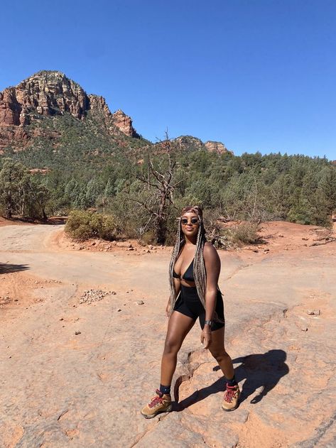 Sedona Hiking Outfit, Knotless Braids Black Women, Arizona Summer Outfits, Arizona Hiking Outfit, Grand Canyon Outfit, Womens Hiking Outfits Summer, Hiking In Arizona, Camping Outfits For Women Summer, Hiking Outfits Summer