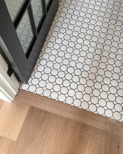 Penny Tile Entryway Front Doors, Bathroom Floor Tile With Black Grout, Mosaic Tile Mudroom, Vintage Inspired Bathroom Tile, Bathroom Flooring Ideas Small Space, Bathroom Floor Penny Tile, Penny Tile Bathroom Floor Designs, Penny Tile Entry, Modern Bathroom Floor Tile Ideas