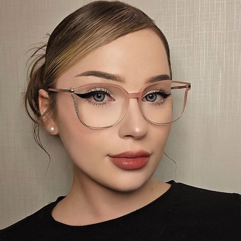 2025 Eyeglasses Trends Female – lakoh Eyeglasses 2025 Trends, Glasses Frames Trendy 2025, 2025 Eye Glasses Trends, 2025 Eyewear Trends, 2025 Glasses Trends, Stylish Glasses For Women Latest Trends, Cool Glasses For Women, Big Glasses Aesthetic, Trendy Glasses For Women