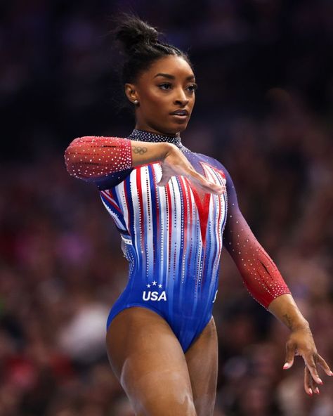 Simone Biles Sends Strong Message After MyKayla Skinner Slams Olympic Team Simone Biles Photoshoot, Simone Biles Olympics 2024, Simone Biles Gymnastics, Mykayla Skinner, Simon Biles, Gymnastics Olympics, Jade Carey, Gymnastics Wallpaper, Chloe Outfit