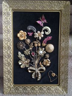 Jewelry flowers on velvet framed by an old mirror frame. The crafty artisan Judith Cary. Jewel Bouquet, Costume Jewelry Art, Brooch Display, Jeweled Picture, Jewel Frames, Jewelry Trees, Old Jewelry Crafts, Costume Jewelry Crafts, Jewelry Pictures